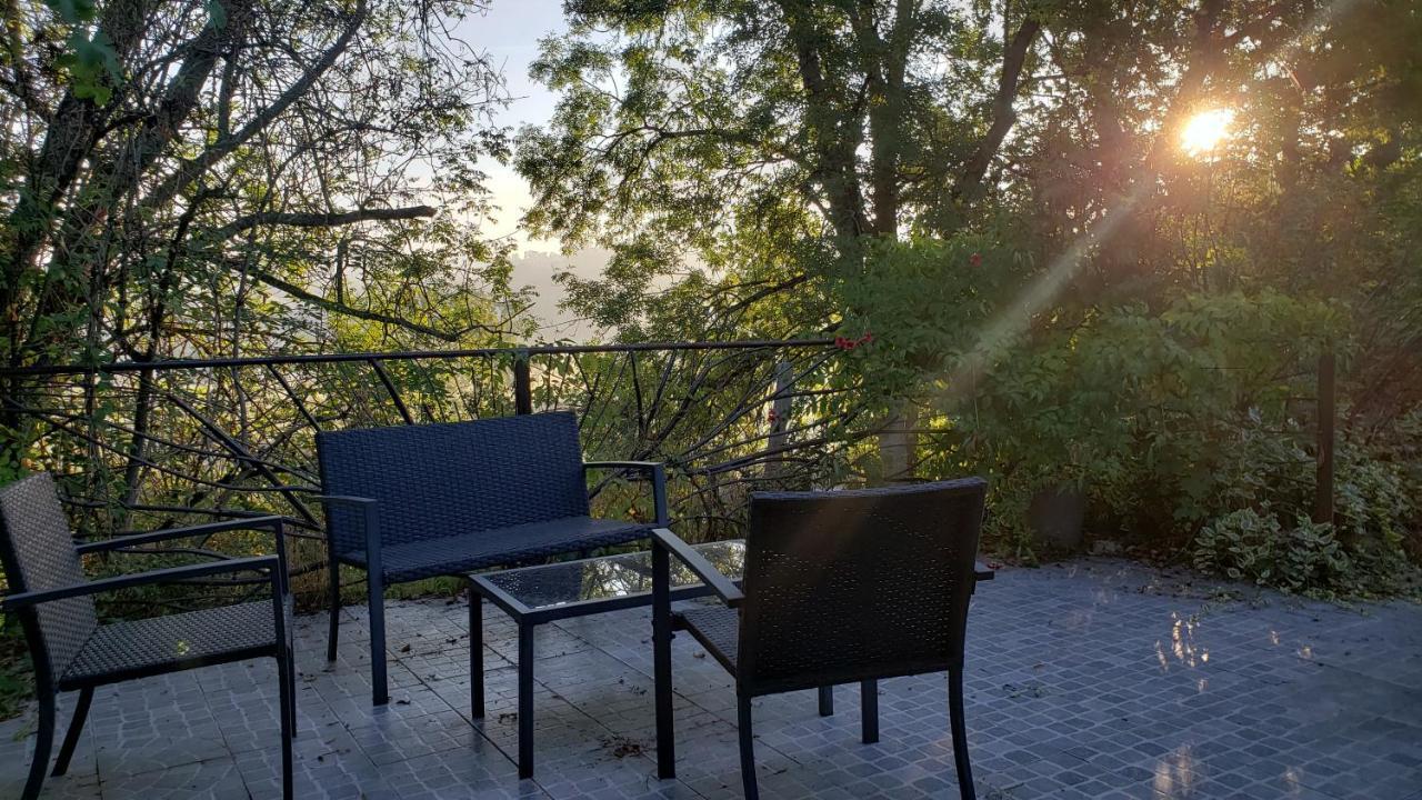Fenetre Sur Loire Bed & Breakfast Iguerande Екстериор снимка